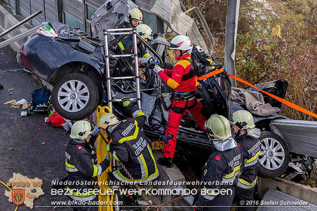 20161113 Verkehrsunfall A21 Klausen-Leopoldsdorf RFb Wien Foto: Stefan Schneider 20161113 Verkehrsunfall A21 Klausen-Leopoldsdorf RFb Wien Foto: Stefan Schneider