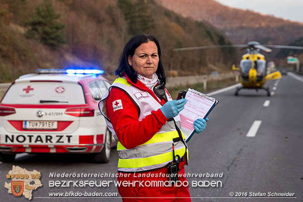 20161113 Verkehrsunfall A21 Klausen-Leopoldsdorf RFb Wien Foto: Stefan Schneider 20161113 Verkehrsunfall A21 Klausen-Leopoldsdorf RFb Wien Foto: Stefan Schneider