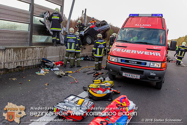 20161113 Verkehrsunfall A21 Klausen-Leopoldsdorf RFb Wien Foto: Stefan Schneider 20161113 Verkehrsunfall A21 Klausen-Leopoldsdorf RFb Wien Foto: Stefan Schneider