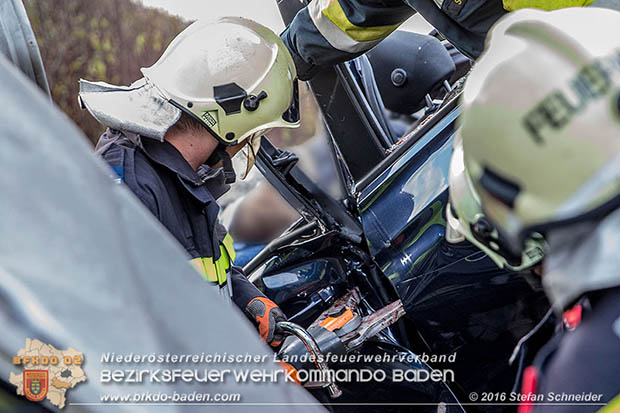 20161113 Verkehrsunfall A21 Klausen-Leopoldsdorf RFb Wien Foto: Stefan Schneider 20161113 Verkehrsunfall A21 Klausen-Leopoldsdorf RFb Wien Foto: Stefan Schneider