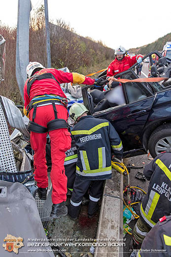 20161113 Verkehrsunfall A21 Klausen-Leopoldsdorf RFb Wien Foto: Stefan Schneider 20161113 Verkehrsunfall A21 Klausen-Leopoldsdorf RFb Wien Foto: Stefan Schneider