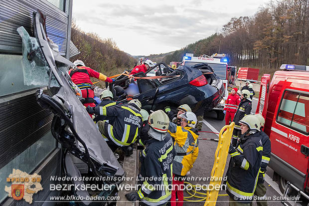 20161113 Verkehrsunfall A21 Klausen-Leopoldsdorf RFb Wien Foto: Stefan Schneider 20161113 Verkehrsunfall A21 Klausen-Leopoldsdorf RFb Wien Foto: Stefan Schneider