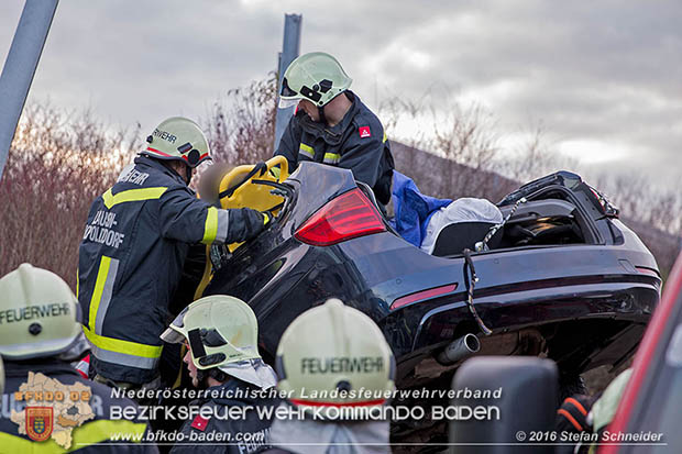 20161113 Verkehrsunfall A21 Klausen-Leopoldsdorf RFb Wien Foto: Stefan Schneider 20161113 Verkehrsunfall A21 Klausen-Leopoldsdorf RFb Wien Foto: Stefan Schneider