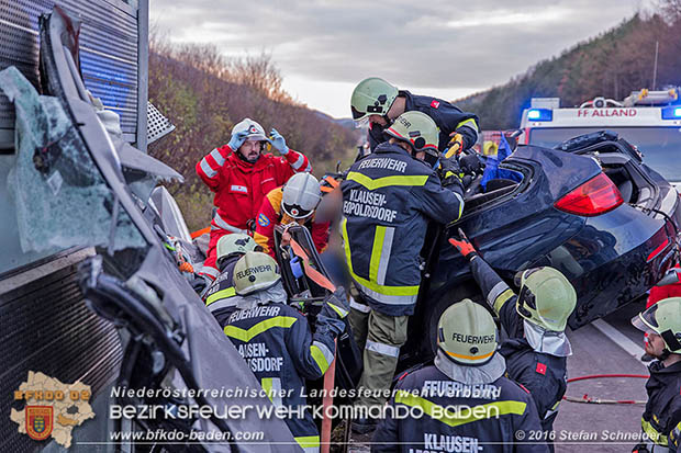 20161113 Verkehrsunfall A21 Klausen-Leopoldsdorf RFb Wien Foto: Stefan Schneider 20161113 Verkehrsunfall A21 Klausen-Leopoldsdorf RFb Wien Foto: Stefan Schneider