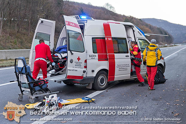 20161113 Verkehrsunfall A21 Klausen-Leopoldsdorf RFb Wien Foto: Stefan Schneider 20161113 Verkehrsunfall A21 Klausen-Leopoldsdorf RFb Wien Foto: Stefan Schneider