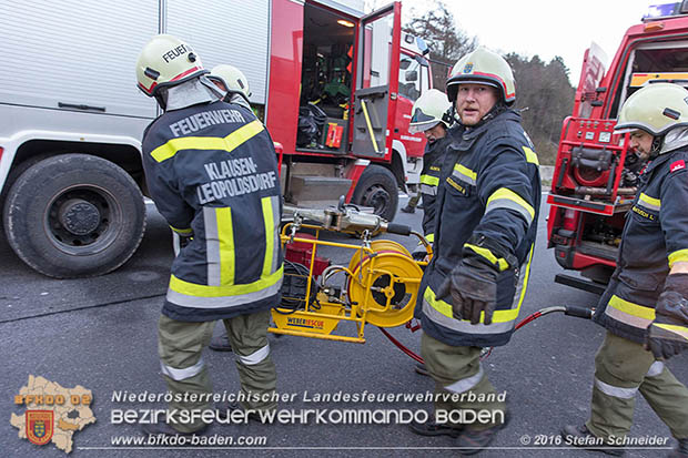 20161113 Verkehrsunfall A21 Klausen-Leopoldsdorf RFb Wien Foto: Stefan Schneider 20161113 Verkehrsunfall A21 Klausen-Leopoldsdorf RFb Wien Foto: Stefan Schneider