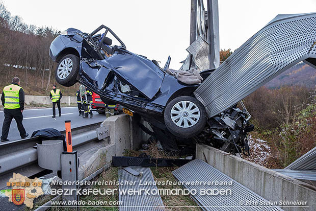 20161113 Verkehrsunfall A21 Klausen-Leopoldsdorf RFb Wien Foto: Stefan Schneider 20161113 Verkehrsunfall A21 Klausen-Leopoldsdorf RFb Wien Foto: Stefan Schneider