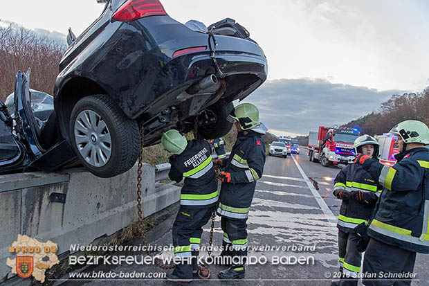 20161113 Verkehrsunfall A21 Klausen-Leopoldsdorf RFb Wien Foto: Stefan Schneider 20161113 Verkehrsunfall A21 Klausen-Leopoldsdorf RFb Wien Foto: Stefan Schneider