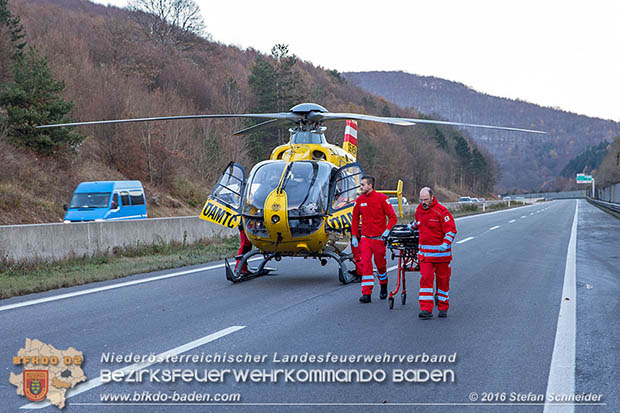 20161113 Verkehrsunfall A21 Klausen-Leopoldsdorf RFb Wien Foto: Stefan Schneider 20161113 Verkehrsunfall A21 Klausen-Leopoldsdorf RFb Wien Foto: Stefan Schneider