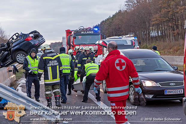 20161113 Verkehrsunfall A21 Klausen-Leopoldsdorf RFb Wien Foto: Stefan Schneider 20161113 Verkehrsunfall A21 Klausen-Leopoldsdorf RFb Wien Foto: Stefan Schneider
