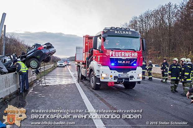 20161113 Verkehrsunfall A21 Klausen-Leopoldsdorf RFb Wien Foto: Stefan Schneider 20161113 Verkehrsunfall A21 Klausen-Leopoldsdorf RFb Wien Foto: Stefan Schneider