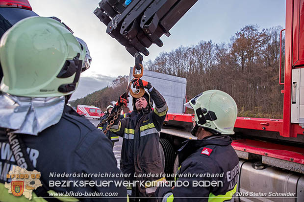 20161113 Verkehrsunfall A21 Klausen-Leopoldsdorf RFb Wien Foto: Stefan Schneider 20161113 Verkehrsunfall A21 Klausen-Leopoldsdorf RFb Wien Foto: Stefan Schneider