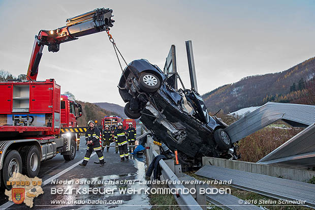 20161113 Verkehrsunfall A21 Klausen-Leopoldsdorf RFb Wien Foto: Stefan Schneider 20161113 Verkehrsunfall A21 Klausen-Leopoldsdorf RFb Wien Foto: Stefan Schneider