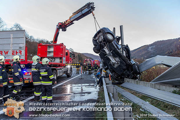 20161113 Verkehrsunfall A21 Klausen-Leopoldsdorf RFb Wien Foto: Stefan Schneider 20161113 Verkehrsunfall A21 Klausen-Leopoldsdorf RFb Wien Foto: Stefan Schneider