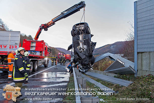 20161113 Verkehrsunfall A21 Klausen-Leopoldsdorf RFb Wien Foto: Stefan Schneider 20161113 Verkehrsunfall A21 Klausen-Leopoldsdorf RFb Wien Foto: Stefan Schneider