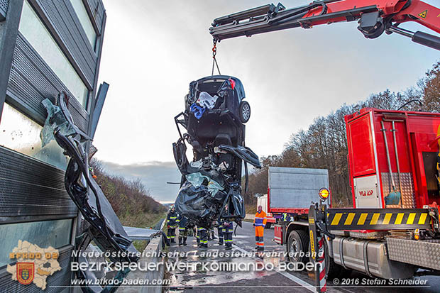 20161113 Verkehrsunfall A21 Klausen-Leopoldsdorf RFb Wien Foto: Stefan Schneider 20161113 Verkehrsunfall A21 Klausen-Leopoldsdorf RFb Wien Foto: Stefan Schneider
