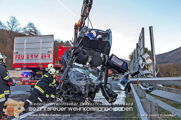 20161113 Verkehrsunfall A21 Klausen-Leopoldsdorf RFb Wien Foto: Stefan Schneider 20161113 Verkehrsunfall A21 Klausen-Leopoldsdorf RFb Wien Foto: Stefan Schneider