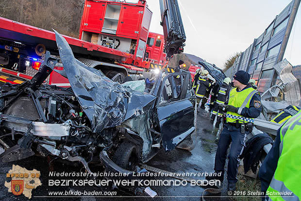 20161113 Verkehrsunfall A21 Klausen-Leopoldsdorf RFb Wien Foto: Stefan Schneider 20161113 Verkehrsunfall A21 Klausen-Leopoldsdorf RFb Wien Foto: Stefan Schneider