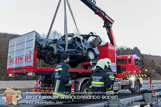 20161113 Verkehrsunfall A21 Klausen-Leopoldsdorf RFb Wien Foto: Stefan Schneider 20161113 Verkehrsunfall A21 Klausen-Leopoldsdorf RFb Wien Foto: Stefan Schneider
