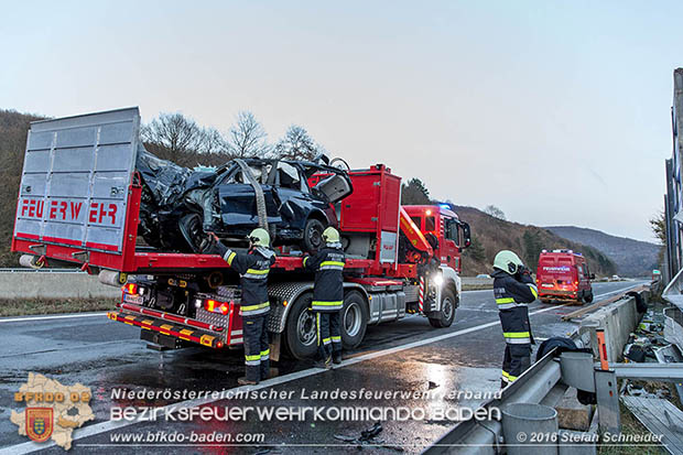 20161113 Verkehrsunfall A21 Klausen-Leopoldsdorf RFb Wien Foto: Stefan Schneider 20161113 Verkehrsunfall A21 Klausen-Leopoldsdorf RFb Wien Foto: Stefan Schneider