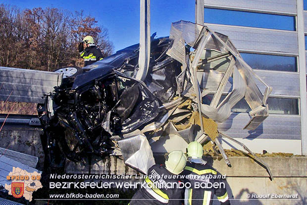 20161113 Verkehrsunfall A21 Klausen-Leopoldsdorf RFb Wien Foto: © Rudolf Eberhardt 20161113 Verkehrsunfall A21 Klausen-Leopoldsdorf RFb Wien Foto: © Rudolf Eberhardt