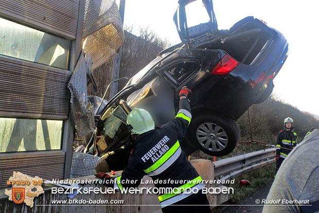 20161113 Verkehrsunfall A21 Klausen-Leopoldsdorf RFb Wien Foto: © Rudolf Eberhardt 20161113 Verkehrsunfall A21 Klausen-Leopoldsdorf RFb Wien Foto: © Rudolf Eberhardt