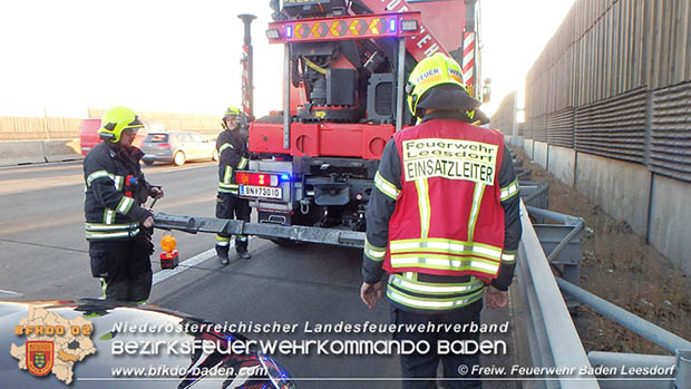 20161118 Fahrzeugbergung nach Verkehrsunfall auf der A2  Foto: © FF Baden-Leesdorf