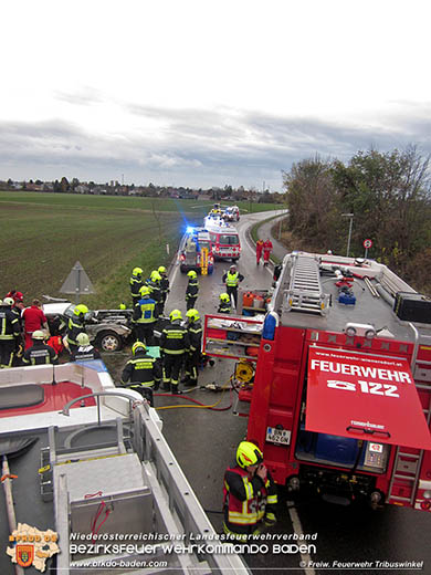20161119 Schwerer Verkehrsunfall zwischen Tribuswinkel u. Schafflerhof-Siedlung  Foto: © FF Tribuswinkel