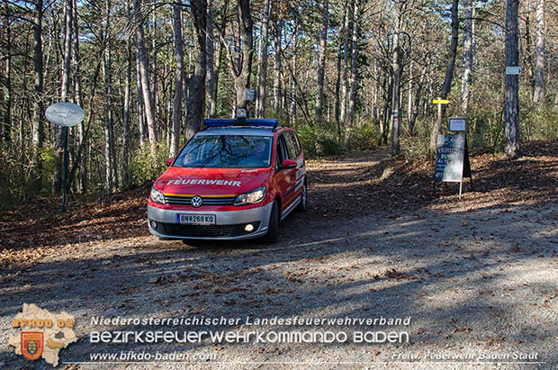 20161121 Pkw Bergung aus dem Waldgebiet Kurpark Baden Bereich Anna Höhe Foto: © FF Baden-Stadt 20161121 Pkw Bergung aus dem Waldgebiet Kurpark Baden Bereich Anna Höhe Foto: © FF Baden-Stadt