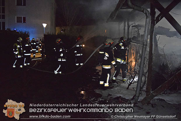 20161127 Vollbrand eines abgestellten Wohnmobils in Schoenau a.d.Triesting Foto: © Christopher Neumayer 20161127 Vollbrand eines abgestellten Wohnmobils in Schoenau a.d.Triesting Foto: © Christopher Neumayer