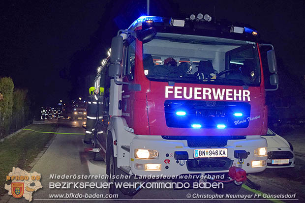 20161127 Vollbrand eines abgestellten Wohnmobils in Schoenau a.d.Triesting Foto: © Christopher Neumayer 20161127 Vollbrand eines abgestellten Wohnmobils in Schoenau a.d.Triesting Foto: © Christopher Neumayer
