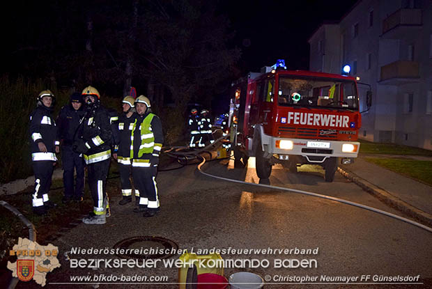 20161127 Vollbrand eines abgestellten Wohnmobils in Schoenau a.d.Triesting Foto: © Christopher Neumayer 20161127 Vollbrand eines abgestellten Wohnmobils in Schoenau a.d.Triesting Foto: © Christopher Neumayer