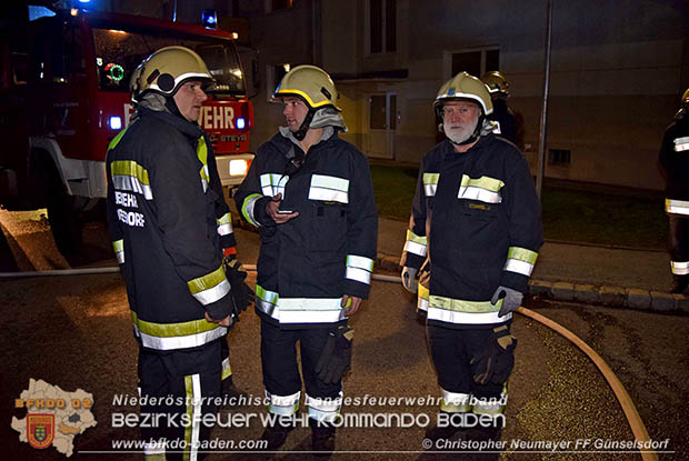 20161127 Vollbrand eines abgestellten Wohnmobils in Schoenau a.d.Triesting Foto: © Christopher Neumayer 20161127 Vollbrand eines abgestellten Wohnmobils in Schoenau a.d.Triesting Foto: © Christopher Neumayer