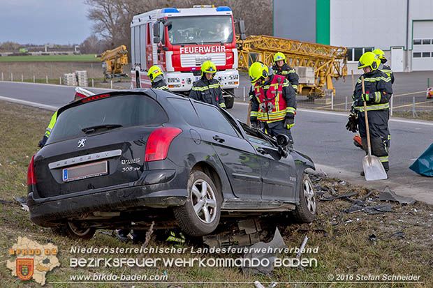 20161127 Verkehrsunfall Abfahrt A2 X B17 zwischen Oeynhausen und Traiskirchen  Foto: © Stefan Schneider