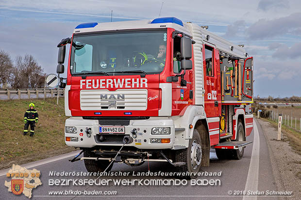 20161127 Verkehrsunfall Abfahrt A2 X B17 zwischen Oeynhausen und Traiskirchen  Foto: © Stefan Schneider