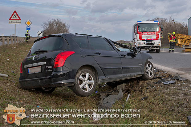 20161127 Verkehrsunfall Abfahrt A2 X B17 zwischen Oeynhausen und Traiskirchen  Foto: © Stefan Schneider