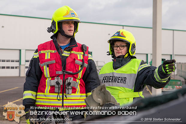 20161127 Verkehrsunfall Abfahrt A2 X B17 zwischen Oeynhausen und Traiskirchen  Foto: © Stefan Schneider