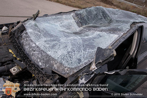 20161127 Verkehrsunfall Abfahrt A2 X B17 zwischen Oeynhausen und Traiskirchen  Foto: © Stefan Schneider