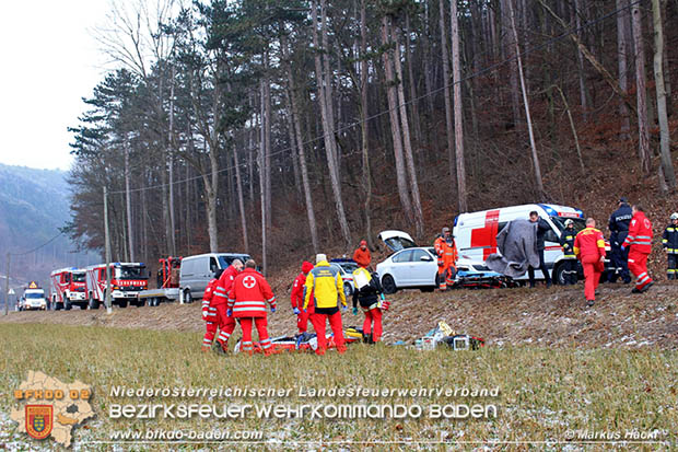20161205 Fahrzeugüberschlag auf der L138 Pottenstein Grabenweg  Foto: © Markus Hackl