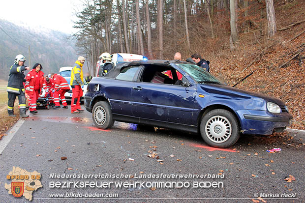 20161205 Fahrzeugüberschlag auf der L138 Pottenstein Grabenweg  Foto: © Markus Hackl