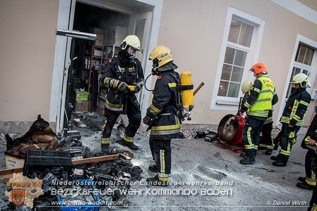 20161207 Brand in einem Gewerbentrieb im Kammgarnzentrum Bad Voeslau Foto: © Daniel Wirth
