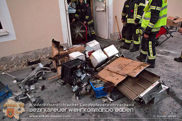 20161207 Brand in einem Gewerbentrieb im Kammgarnzentrum Bad Voeslau  Foto: © Daniel Wirth