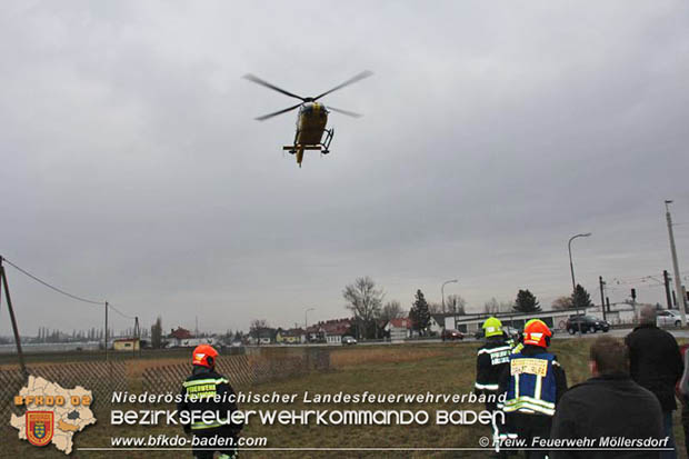 20161218 Verkehrsunfall am Badenerspitz in Traiskirchen-Möllersdorf  Foto: © FF Möllersdorf