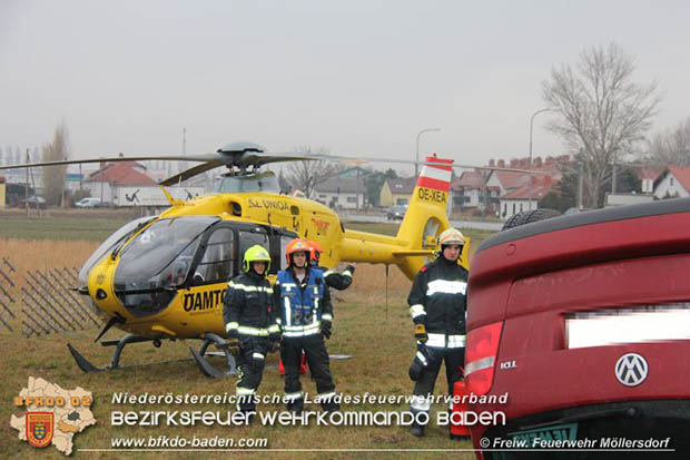 20161218 Verkehrsunfall am Badenerspitz in Traiskirchen-Möllersdorf  Foto: © FF Möllersdorf