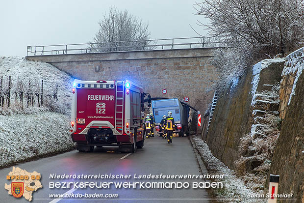 20161219 Klein Lkw Bergung Einöde Pfaffstätten  Foto: © Stefan Schneider