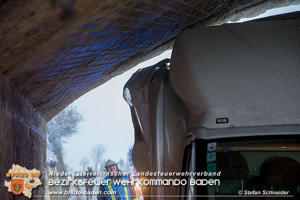 20161219 Klein Lkw Bergung Einoede Pfaffstaetten  Foto: © Stefan Schneider