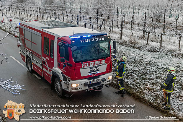 20161219 Klein Lkw Bergung Einoede Pfaffstaetten  Foto: © Stefan Schneider