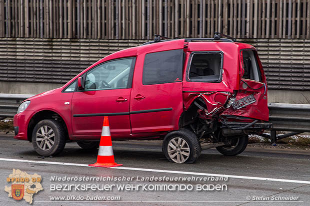 20161219 Verkehrsunfall auf der A2 bei Bad Vöslau  Foto: © Stefan Schneider
