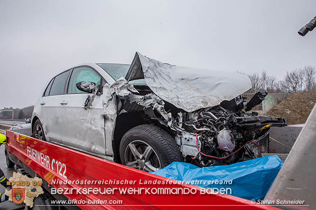 20161219 Verkehrsunfall auf der A2 bei Bad Vöslau  Foto: © Stefan Schneider