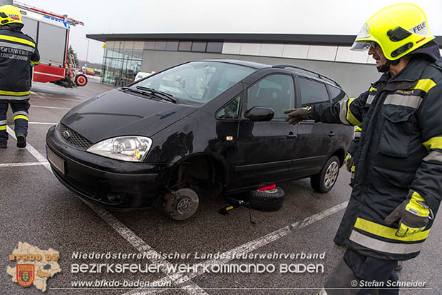 20161219 Verkehrsunfall auf der A2 bei Bad Vöslau  Foto: © Stefan Schneider